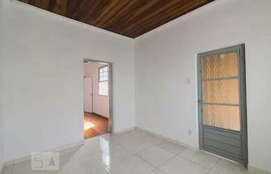 Imagem: A casa possui 2 Dormitórios, 1 Banheiro, 80m² de Área e