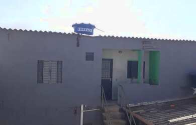 Imagem: A casa possui 1 Dormitório, 1 Banheiro, 30m² de Área e está