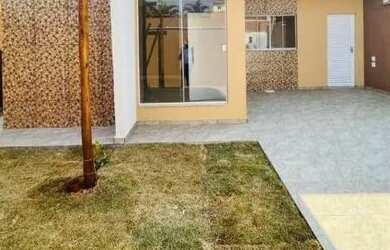 Imagem: A casa possui 3 Dormitórios, 3 Banheiros, 2 Vagas na garagem