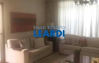 Imagem: A casa possui 4 Dormitórios, 4 Banheiros, 3 Vagas na garagem