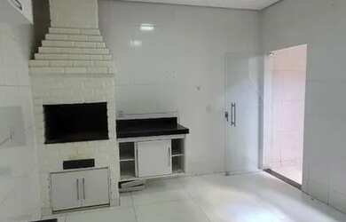 Imagem 14: Casa térrea, espaçosa, usada, 3 quartos, sendo 1 suíte no Bairro Vila Campos/Maracanã