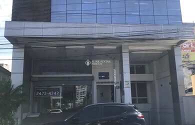 Imagem: O depósito possui 1 Vaga na garagem, 110m² de Área e está