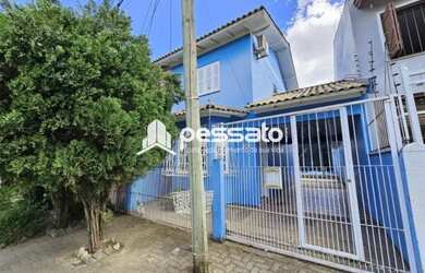 Imagem: A casa possui 2 Dormitórios, 2 Banheiros, 2 Vagas na garagem