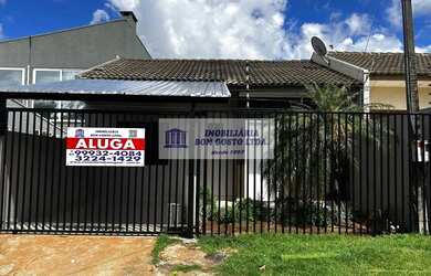 Imagem: A casa possui 2 Dormitórios, 1 Banheiro, 1 Vaga na garagem