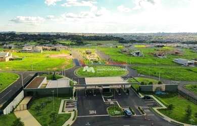 Imagem: O terreno possui 300m² de Área e está localizado em Quinta