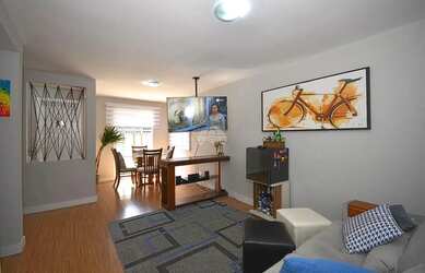 Imagem: A casa possui 3 Dormitórios, 3 Banheiros, 2 Vagas na garagem