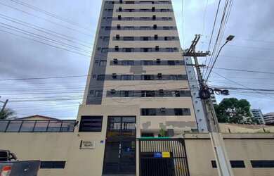 Imagem: O apartamento possui 3 Dormitórios, 1 Banheiro, 2 Vagas na