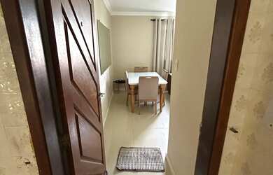 Imagem 4: Apartamento Reformado 59 m² 1º Andar Portaria Rua silenciosa. Nascente