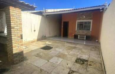 Imagem: A casa possui 3 Dormitórios, 3 Banheiros e Imóvel novo e está