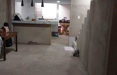 Imagem: A casa possui 2 Dormitórios, 2 Banheiros, 1 Vaga na garagem