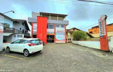 Imagem 15: Apartamento semi-mobiliado com 3 quartos para locação no Iririu por...