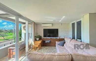 Imagem 9: Casa em Porto Alegre, no bairro Hípica, com 3 dormitório s , e 3 banheiros,...