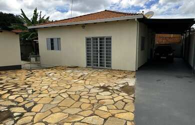 Imagem: A casa em condomínio possui 3 Dormitórios, 3 Banheiros, 5