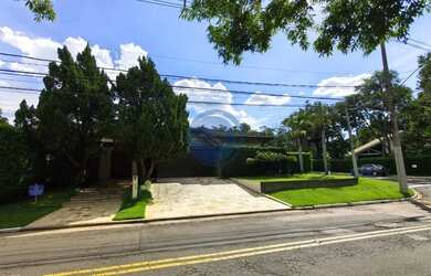 Imagem: A casa em condomínio possui 4 Dormitórios, 5 Banheiros, 4