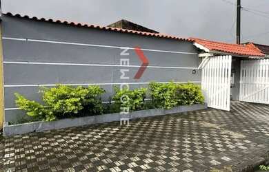 Imagem: A casa possui 2 Dormitórios, 2 Banheiros, 5 Vagas na garagem