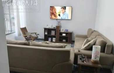 Imagem: A casa possui 3 Dormitórios, 3 Banheiros, 2 Vagas na garagem