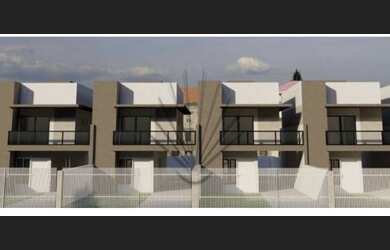 Imagem: A casa possui 3 Dormitórios, 3 Banheiros, 2 Vagas na garagem