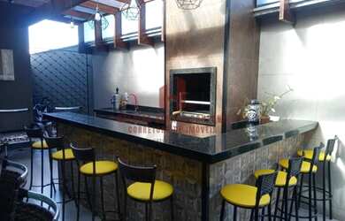 Imagem: A casa em condomínio possui 3 Dormitórios, 4 Banheiros, 2