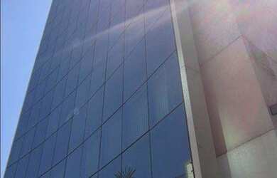 Imagem: O depósito possui 5 Vagas na garagem, 240m² de Área e está