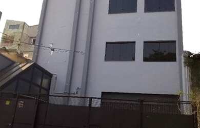 Imagem: O depósito possui 3 Vagas na garagem e 684m² de Área e está