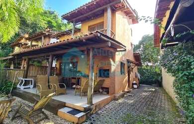 Imagem: A casa em condomínio possui 3 Dormitórios, 2 Banheiros, 3