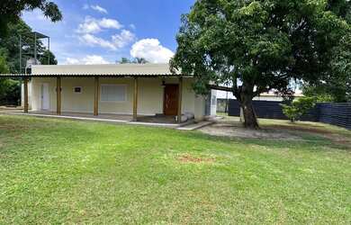 Imagem: A casa em condomínio possui 3 Dormitórios, 4 Banheiros, 3