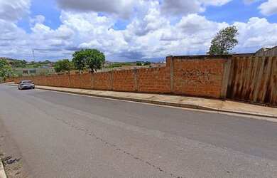 Imagem: O terreno possui 1.168m² de Área e está localizado em Trevo