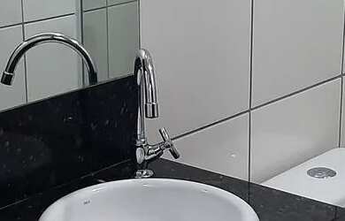 Imagem: O apartamento possui 3 Dormitórios, 1 Banheiro, 1 Vaga na garagem