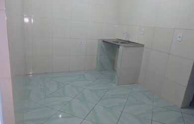 Imagem 4: Aluga se uma casa. 1 Banheiroe2 Dormitórios