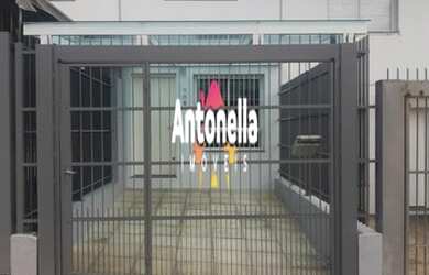 Imagem: A casa possui 2 Dormitórios, 1 Banheiro, 1 Vaga na garagem