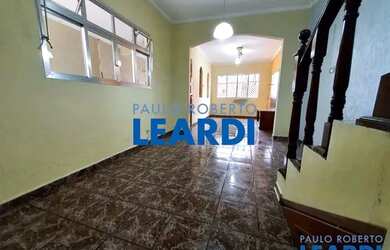 Imagem: A casa possui 3 Dormitórios, 3 Banheiros, 3 Vagas na garagem