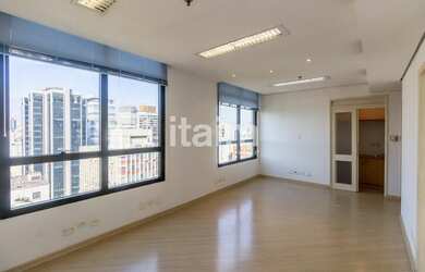 Imagem: O depósito possui 2 Vagas na garagem, 61m² de Área e está