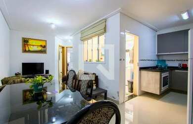 Imagem: O apartamento possui 2 Dormitórios, 1 Banheiro, 1 Vaga na garagem