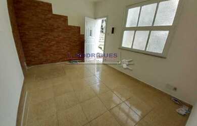 Imagem: A casa em condomínio possui 2 Dormitórios, 1 Banheiro, 80m²