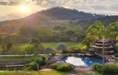 Imagem: O terreno possui 812m² de Área e está localizado em Centro