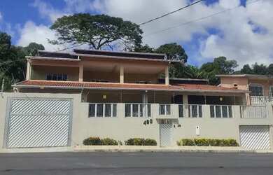 Imagem: A casa em condomínio possui 4 Dormitórios, 5 Banheiros, 4