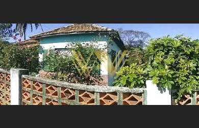 Imagem: A casa possui 3 Dormitórios, 1 Banheiro, 90m² de Área e