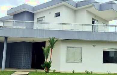 Imagem: A casa em condomínio possui 5 Dormitórios, 5 Banheiros, 4