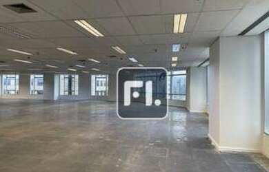 Imagem: O depósito possui 5 Vagas na garagem e 1832m² de Área e está