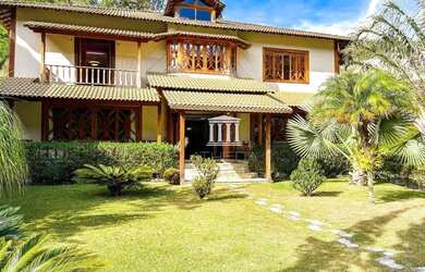 Imagem: A casa em condomínio possui 5 Dormitórios, 5 Banheiros, 5