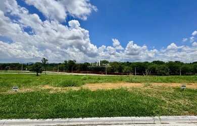 Imagem: O terreno possui 254m² de Área e está localizado em Senador