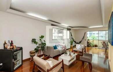 Imagem: O apartamento possui 4 Dormitórios, 2 Banheiros, 2 Vagas na