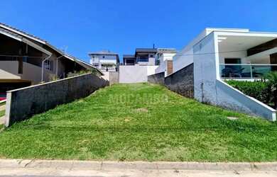 Imagem: O terreno possui 304m² de Área e está localizado em Parque