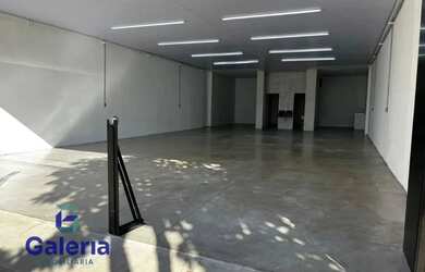 Imagem: O depósito possui 180m² de Área e está localizado em Vila
