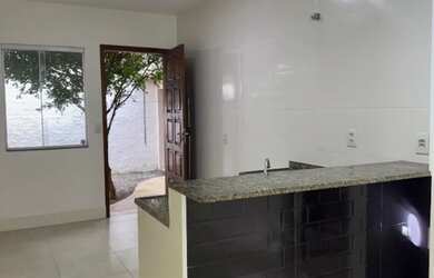 Imagem: A casa possui 2 Dormitórios, 2 Banheiros, 3 Vagas na garagem