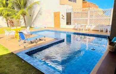 Imagem: A casa possui 5 Dormitórios, 2 Banheiros, 5 Vagas na garagem