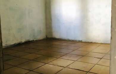 Imagem 2: Aluga-se casa. Varanda, Área de serviço, 1 Banheiroe2 Dormitórios