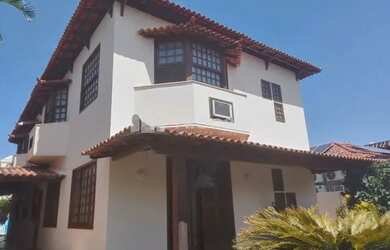 Imagem: A casa em condomínio possui 4 Dormitórios, 5 Banheiros, 4