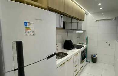 Imagem: O apartamento possui 1 Dormitório, 1 Banheiro, 1 Vaga na garagem