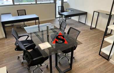 Imagem: O depósito possui 1 Vaga na garagem e 76m² de Área e está